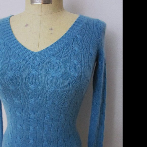 CASHMERE Cable Pullover Skinny Knit Sweater Blue V Neck Cuddly Fuzzy - Picture 2 of 10